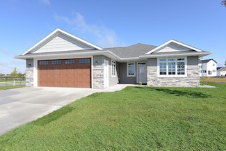 201 Emma Ct, Mapleton, ND 58059