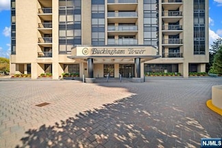 800 Palisade Ave Unit 23B, Fort Lee, NJ 07024