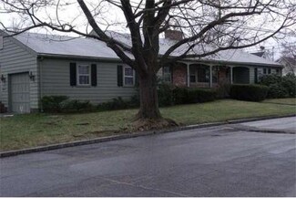 8 Ontario St, Worcester, MA 01606