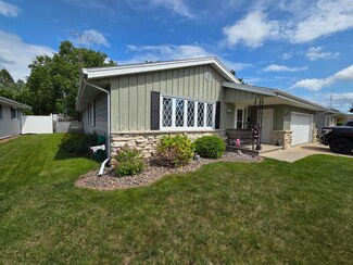 1641 Atlanta Cir, Manitowoc, WI 54220