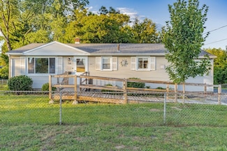 54 Artisan St, Chicopee, MA 01013