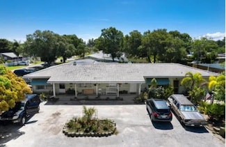 1806 57th St S, Gulfport, FL 33707