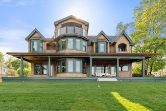 62 Bay St, Quincy, MA 02171