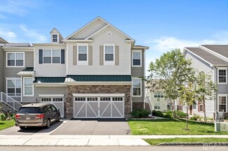 9 Bauer Ln, Cranbury, NJ 08512