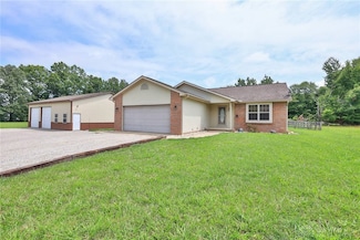 132 White Dove Dr, Lake Waynoka, OH 45171