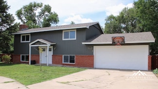2003 N Apache Dr, Garden City, KS 67846