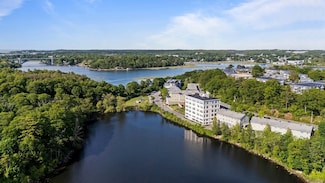 24 Cobblestone Ln Unit 405, Gloucester, MA 01930