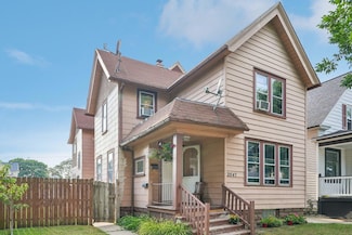 2647 S 28th St, Milwaukee, WI 53215
