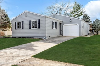 8 Venezia St, Toms River, NJ 08757