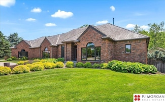 733 N 157th Cir, Omaha, NE 68118