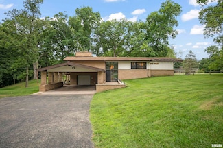 10840 N Oak Lynn Dr, Peoria, IL 61615