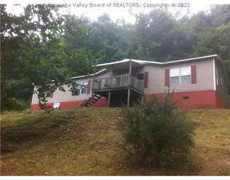 150 1st Ave, Poca, WV 25159