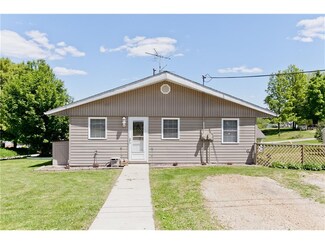 220 1st St S, Central City, IA 52214