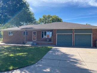 151 S 4th St, Clearwater, KS 67026