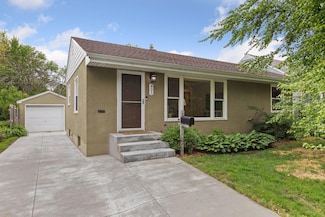 805 California Ave W, Saint Paul, MN 55117