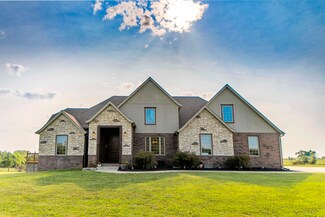 934 Oak Ridge Rd, Sparta, MO 65753