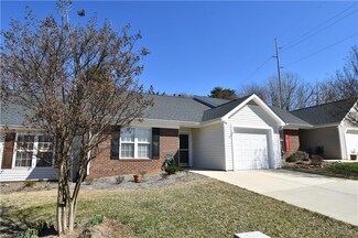 4473 Fair Oaks Ln, High Point, NC 27265