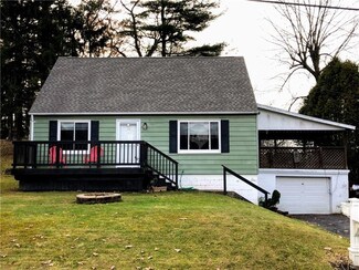 18 Oak Hill Dr, West Middlesex, PA 16159