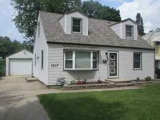 1907 W Pearl Ave, Rockford, IL 61103