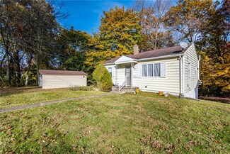 2010 Audley Ave, New Castle, PA 16105