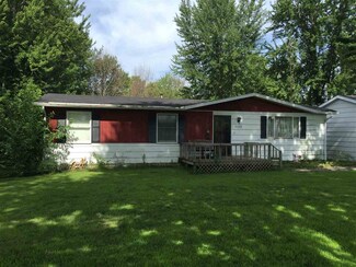 5789 S 1000 W, Mentone, IN 46539