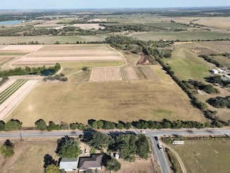 14126 Penick Rd, Waller, TX 77484