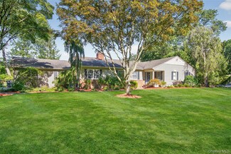 15 Bonnie Dr, Northport, NY 11768