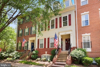 1602B Hunting Creek Dr, Alexandria, VA 22314