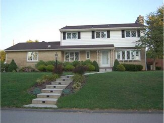 16 Hindman Ave, Burgettstown, PA 15021