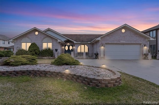 20154 Riverside Dr, Livonia, MI 48152