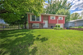 98 Northland Dr, Decatur, IL 62526