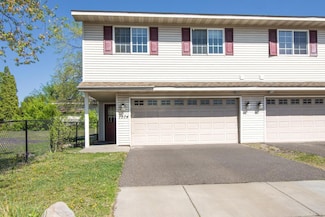 1374 Farrington St, Saint Paul, MN 55117