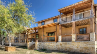 735 N Saddle Mountain Rd, Leakey, TX 78873