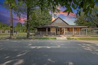 607 N Poplar St, Centralia, IL 62801