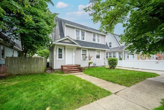 295 Washington St, Hempstead, NY 11550