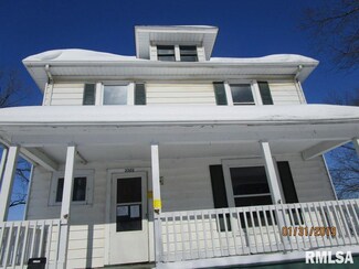 2202 W 1st St, Davenport, IA 52802