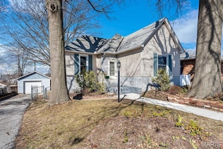 2755 Dalton Ave, Saint Louis, MO 63139