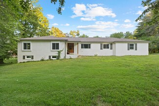 3220 W Meadowlark Cir, Springfield, MO 65810