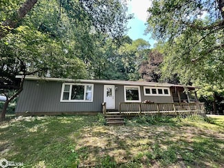 9791 F Ave, Wapello, IA 52653