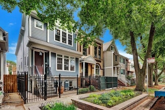 3851 N Hermitage Ave, Chicago, IL 60613