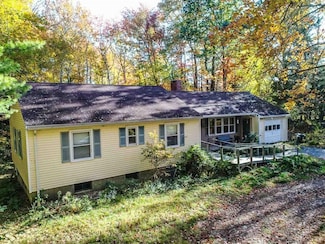 588 Wallis Rd, Rye, NH 03870