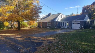 49 Hoyt Ave, Bethlehem, NY 12201