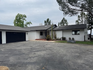 28983 Mountain Meadow Rd, Escondido, CA 92026