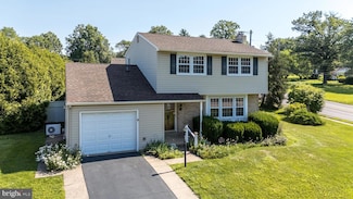 891 Lombardy Dr, Lansdale, PA 19446