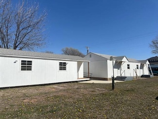 309 E 6th St, Cherokee, OK 73728