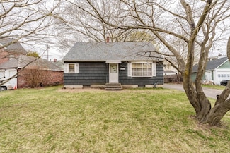 14 Ladd St, Holyoke, MA 01040
