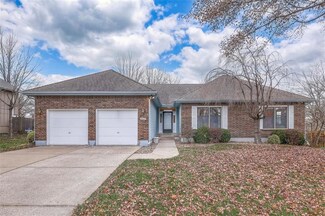2437 NW Windwood Dr, Lees Summit, MO 64081