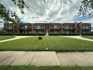 440 N Roberts Dr, Glenwood, IL 60425