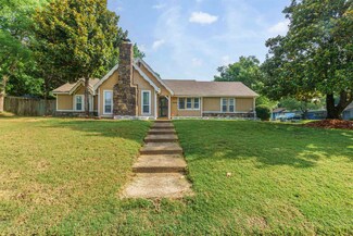6360 Kingscrest Ln, Memphis, TN 38115