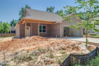 9932 Kahana St, Diamondhead, MS 39525